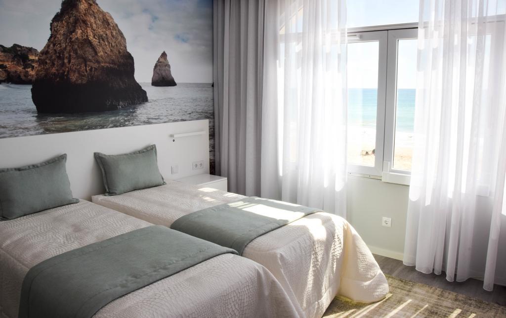 Golden Beach Guest House & Rooftop Bar ฟารู ภายนอก รูปภาพ