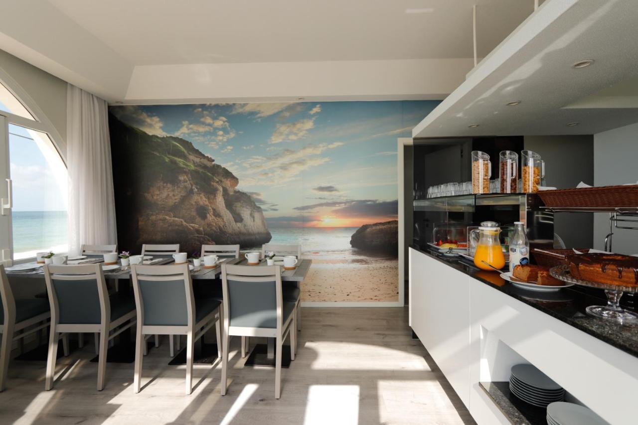 Golden Beach Guest House & Rooftop Bar ฟารู ภายนอก รูปภาพ
